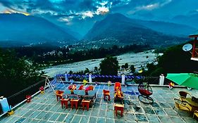 Hotel Hollywood Manali - Scenic River & Mountain View With Premium Rooms
